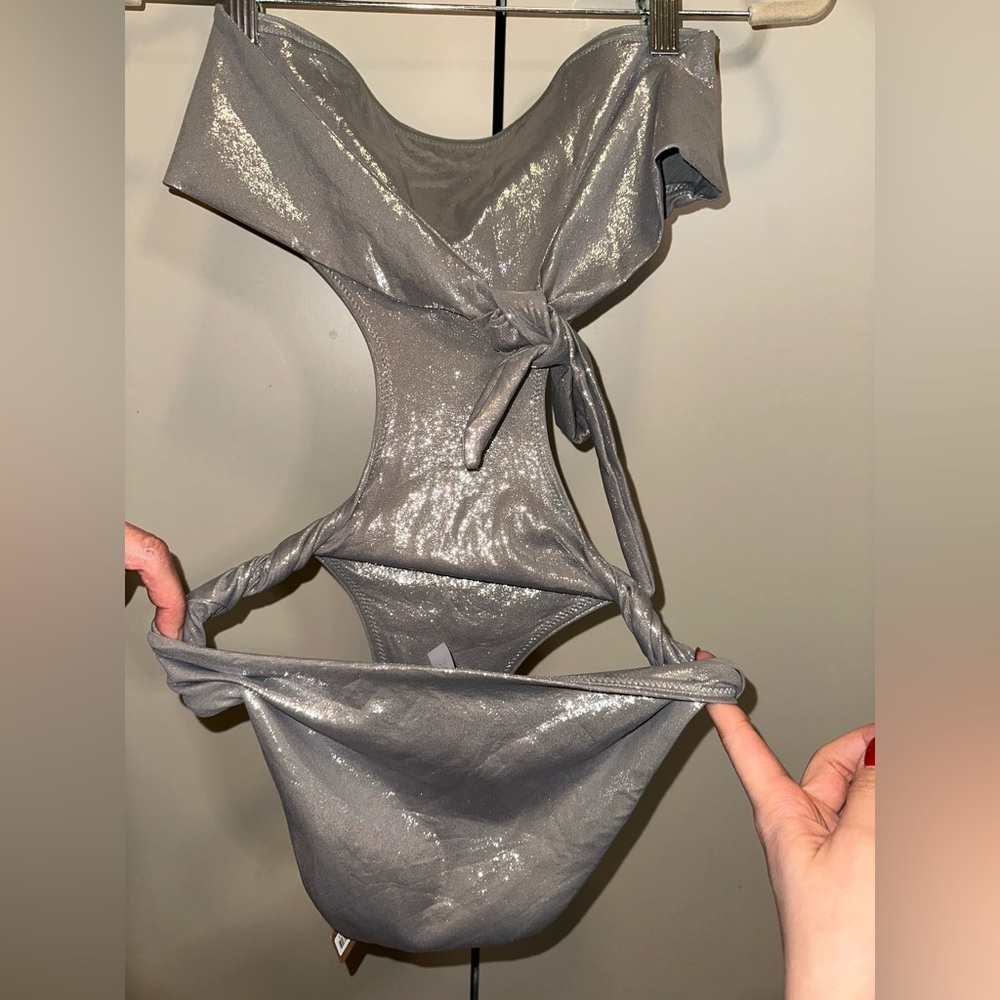 NWT Skims Liquid Shine Strapless Cutout Monokini Size XS - Picture 9 of 9